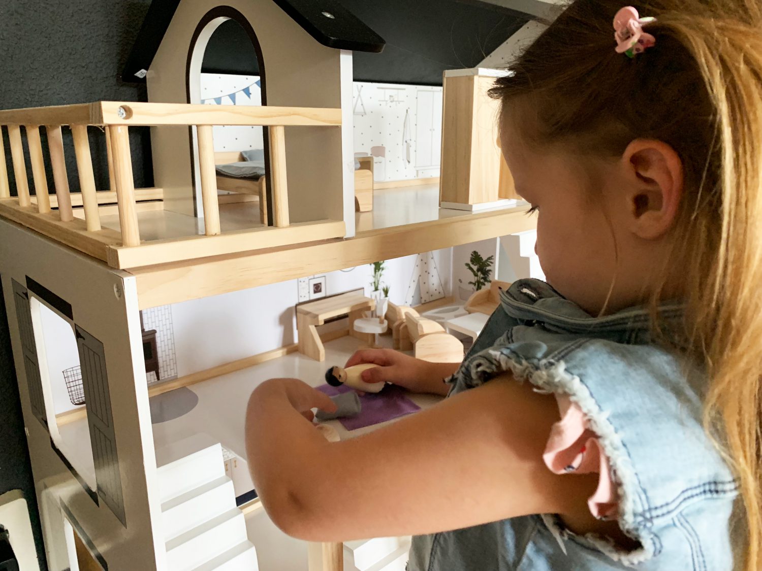 Uitbeelding Vergissing maat Favoriet Speelgoed: Houten Poppenhuis van Petite Amélie | Twinkelbella